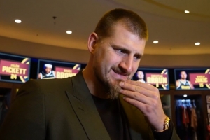 戈登今天的扣籃如何？約基奇不解：我不記得他扣籃了 啥時(shí)候??？