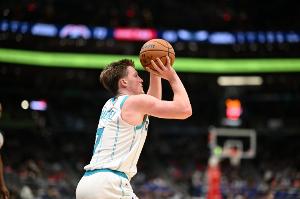 有點強！克尼佩爾近3場場均24.7分8.7板4.0三分 命中率45/38/100%