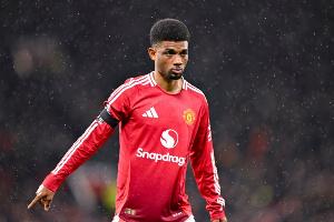 阿瑪?shù)伦陨腺惣驹谟⒊统?次助攻，曼聯(lián)隊內(nèi)僅次于B費