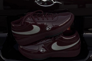 愛車與球鞋！布克曬出以他的雪佛蘭 Impala轎車為靈感的Book 1