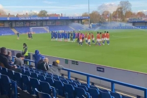 遭馬雷斯卡棄用！迪薩西參加切爾西U21比賽，擔(dān)任隊(duì)長