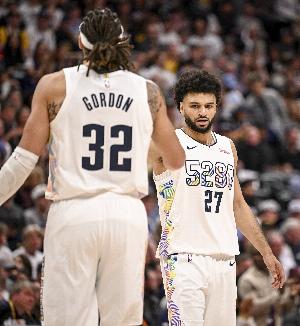 今日掘金背靠背戰(zhàn)步行者 戈登與穆雷均被列為出戰(zhàn)成疑