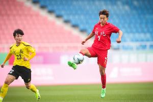 王霜：提名亞洲足球小姐已是認可 今年賽事密集大家都在咬牙堅持