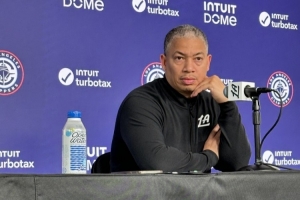 盧談四連敗：我們奮起直追沒有讓比分拉開 戰(zhàn)術(shù)跑出來了但球沒進(jìn)