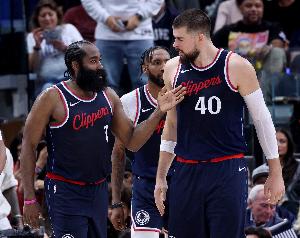 小卡缺陣！快船今日首發(fā)：哈登、比爾、鄧恩、瓊斯、祖巴茨