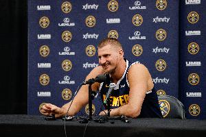 瘋狂！約基奇近4戰(zhàn)場均31.3分11.3板13.3助 三項命中率70/47/87%