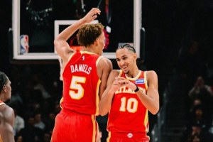 殘陣老鷹本場送出37次助攻 三分命中率41% 且逼出湖人19次失誤