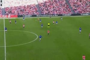 今夏簽10年長約??尼科精彩一條龍破門，連過三人小角度抽射爆桿