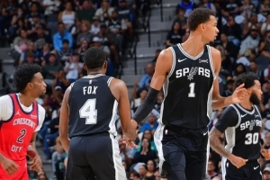 馬刺背靠背：福克斯歸來；湖人飄了？約基奇與卡約