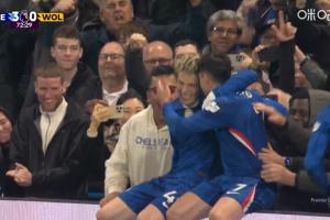 內(nèi)托破舊主，加納喬奔襲助攻雙響，兩人經(jīng)典坐廣告牌慶祝