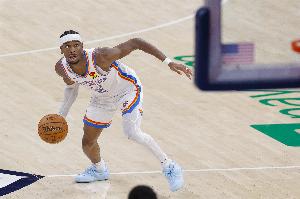 比鐵？半場(chǎng)亞歷山大14投5中拿13分5板 莫蘭特9中2得6分6助