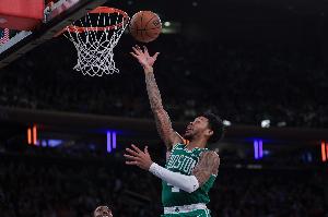 狀態(tài)炸裂！A·西蒙斯半場11中8&三分7中5拿到25分&曾一人連得12分