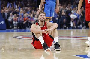 申京：不想重復(fù)上場的失利 范弗利特缺陣后大家都努力承擔責任