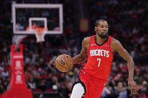 張佳瑋：雄鹿最后時(shí)刻讓KD拉開(kāi)單挑真實(shí)誠(chéng) 烏度卡對(duì)付老李挺合適