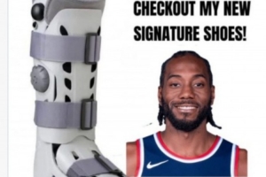 美網(wǎng)友：小卡出款保護(hù)靴當(dāng)簽名鞋吧 吹個(gè)風(fēng)都能受傷&是時(shí)候退役了