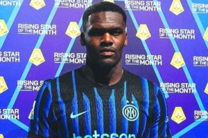 4場(chǎng)兩球4助！對(duì)陣?yán)R奧前，國(guó)米前鋒博尼領(lǐng)取意甲月最佳球員獎(jiǎng)項(xiàng)