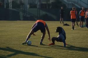 初生牛犢不怕虎！多庫17歲時曾與孔帕尼單挑，人仰馬翻的師徒對決