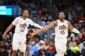 輪著來？加蘭返回更衣室 米切爾此前剛回好在無礙