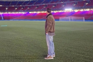 梅西在諾坎普曬照引發(fā)回歸猜測(cè)，科貝電臺(tái)：他渴望再次為巴薩效力