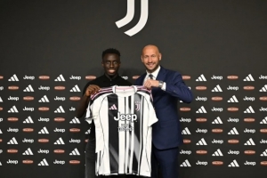 尤文官方：20歲前鋒塞里涅·德梅與俱樂部續(xù)約至2028年6月