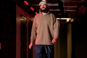 13-14賽季DPOY！喬金-諾阿重回芝加哥 現(xiàn)場觀戰(zhàn)公牛VS馬刺