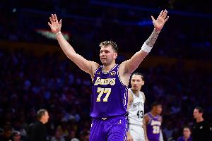 近7戰(zhàn)6-1！湖媒：預(yù)測(cè)下湖人后5場(chǎng)戰(zhàn)績(jī) 戰(zhàn)雷霆/鵜鶘/雄鹿/爵士×2