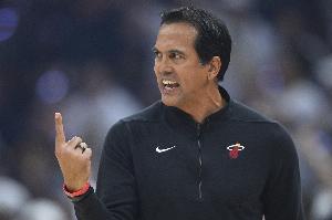 斯波談絕殺：助教奎因發(fā)明的&我讓他畫出來 戰(zhàn)術(shù)條我們留4年了