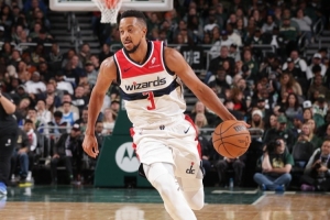 還有油！麥科勒姆第二節(jié)僅得4分 但無(wú)礙連續(xù)第三場(chǎng)上半場(chǎng)砍下20分