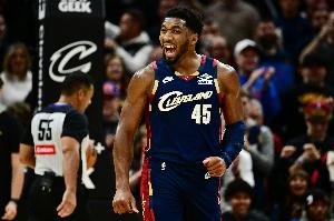 小球紀(jì)元！騎士連續(xù)98場飚進(jìn)10+三分 超越18-20火箭登頂歷史第1位