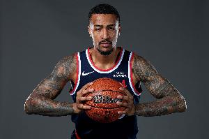 本季科林斯+祖巴茨同場(chǎng)時(shí)快船凈勝17分 防守效率104.8&凈效率+5.6