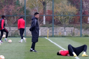 亞泰宿將蔣哲、李尚文退役后回到俱樂部，轉(zhuǎn)型青訓(xùn)教練