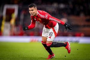 talkSPORT：阿莫林可能留下卡塞米羅，但他30萬鎊的周薪需要降低