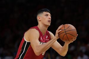 替補(bǔ)奇兵！豐泰基奧半場(chǎng)7中4拿到11分3板1帽