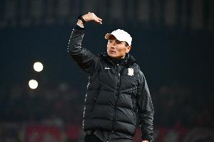 東體談邵佳一執(zhí)掌國足前景：需打造“嫡系部隊”，踢法上或交學費