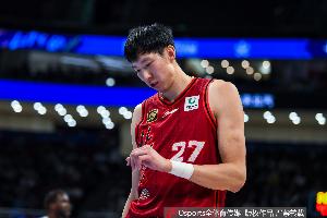 在輪換深度嚴(yán)重不足的情況下 四川全運男籃摘銅已能讓球迷滿意了