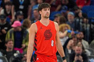 開(kāi)拓者VS魔術(shù)裁判報(bào)告：全場(chǎng)1次漏判 漏吹阿夫迪亞搶籃板犯規(guī)