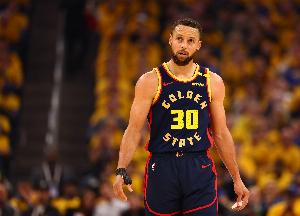 投子認(rèn)負(fù)？庫(kù)里和追夢(mèng)均被換下場(chǎng) 勇士已落后雷霆25分之多