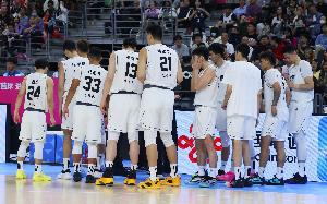 羊城晚報評遼粵大戰(zhàn)：向冠軍挺進 向老將致敬