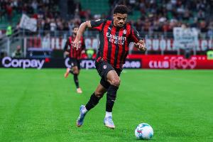 記者：米蘭陣容依然非常單薄，管理層必須冬窗為阿萊格里帶來新援