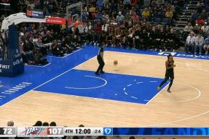 差距過大！雷霆第三節(jié)凈勝勇士16分 三節(jié)結(jié)束領(lǐng)先35分！