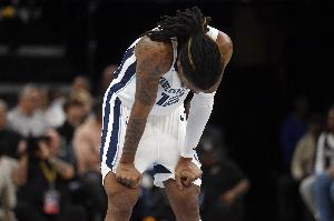 反向殺瘋了！莫蘭特賽季至今三分命中率14.8% 失誤率高達14.9%