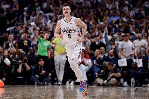 險些傷退！布勞恩半場2中2拿到6分4板4助