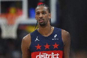 盡力局！薩爾15中10&三分3中2砍25分11籃板&其中4前場板 另有4助