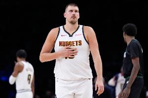 NBA僅4人單場至少55分&真實(shí)命中率90%+：庫里 哈登 東契奇 約基奇