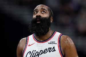 得分上雙！哈登打滿首節(jié)6中4拿到12分2板2助