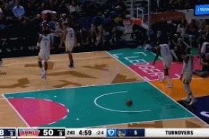 嚇人呼啦的！凱爾登反擊上籃打停勇士 馬刺主場(chǎng)燈光突然黑了...