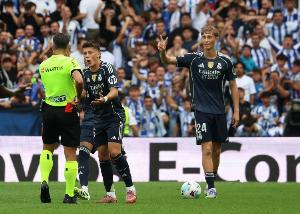 阿斯：阿隆索和皇馬絕對信任赫伊森，球員被視為未來十年的中衛(wèi)