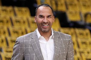 夸梅：哈里森就是個臭賣鞋的他對籃球狗屁不通 獨行俠咎由自取！