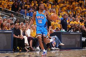 卡魯索轉(zhuǎn)發(fā)！卡森·華萊士對(duì)位莫蘭特&庫(kù)里&東契奇 三人共51中14