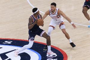 啊??？Shams：比爾是在對陣老東家太陽的比賽中受傷的